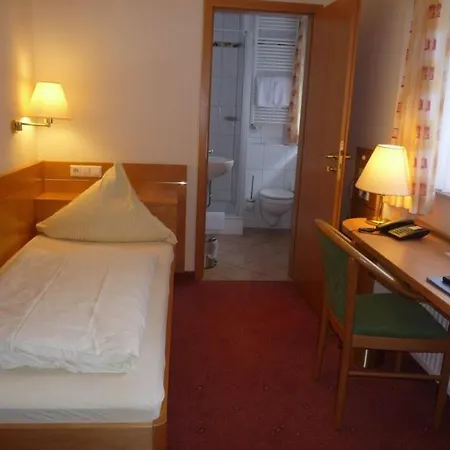 Zum Waldhorn Hotel 3*