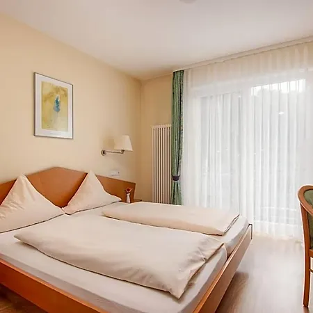 Zum Waldhorn Hotel 3*