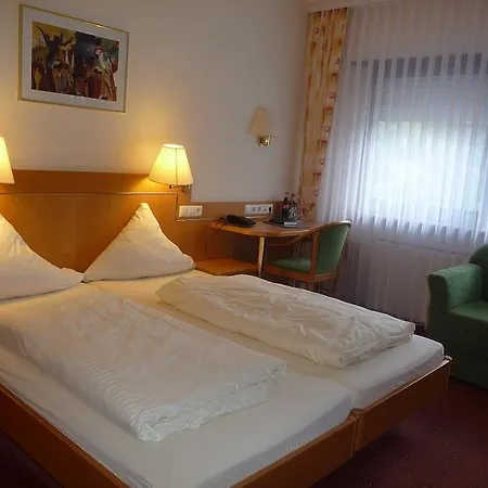 Hotel Zum Waldhorn 3*